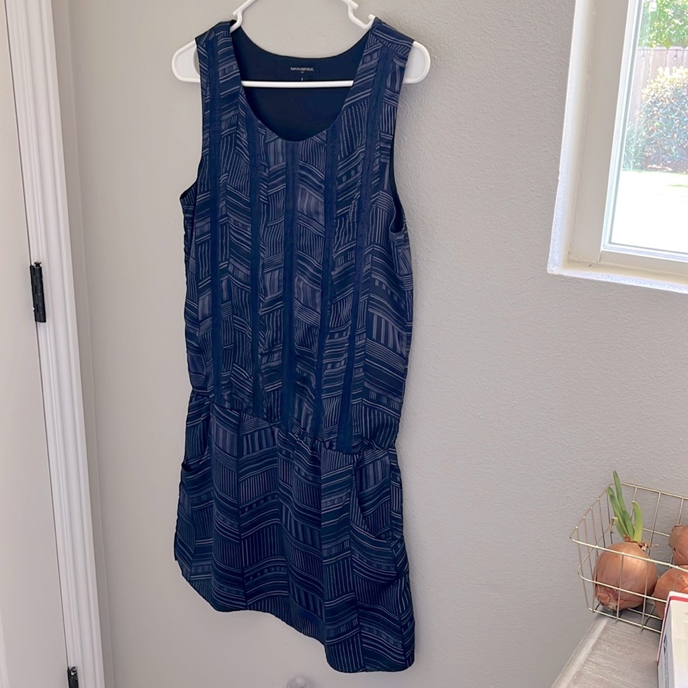 Banana Republic Sleeveless Dress with pockets | Size 2